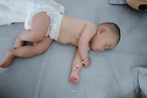 阿拉善盟几个月宝宝会抬头